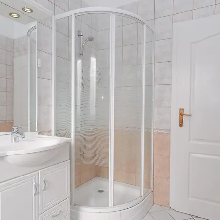 Nocleg ze śniadaniem Oazis Panzio 4*