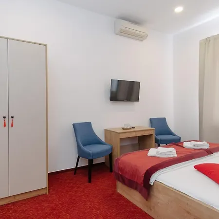 Oazis Panzio Bed & Breakfast *