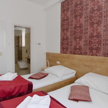 Oazis Panzio Bed & Breakfast *