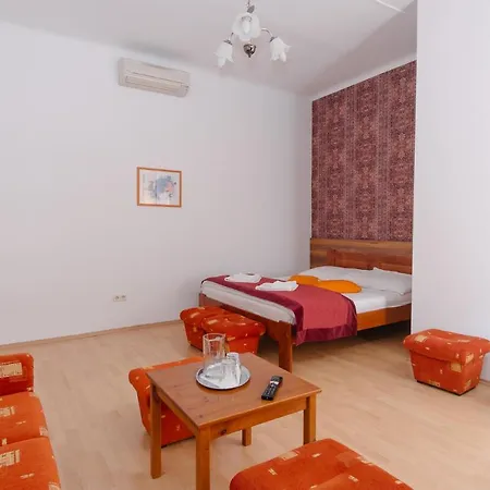 Oazis Panzio Nocleg ze śniadaniem 4*