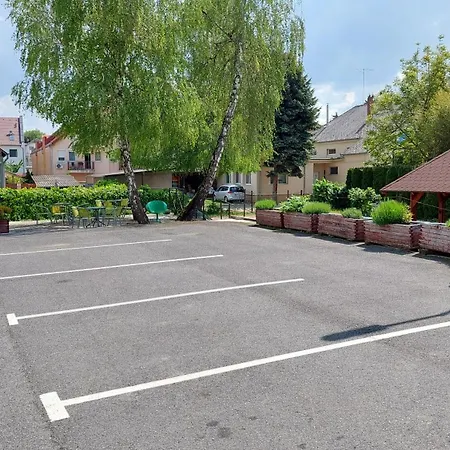 Oázis Panzió**** Panzió