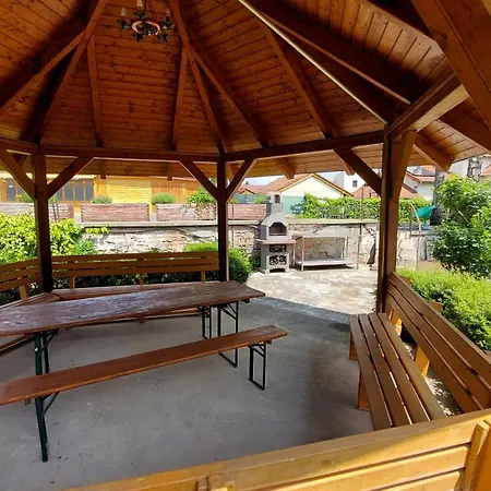 Oazis Panzio Bed & Breakfast