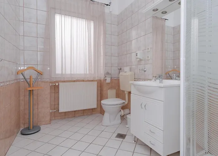 Oazis Panzio Bed & Breakfast 4*