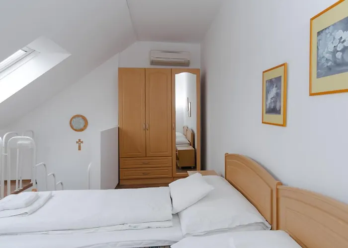 Oazis Panzio Bed & Breakfast 4*