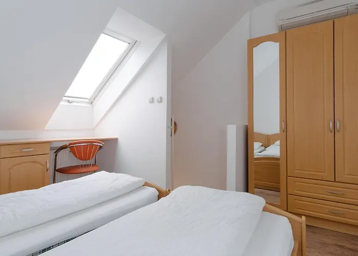 Oazis Panzio Bed & Breakfast 4*