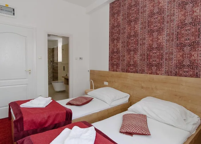 Oazis Panzio Bed & Breakfast 4*